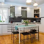 Nobilis Corfu Daire *